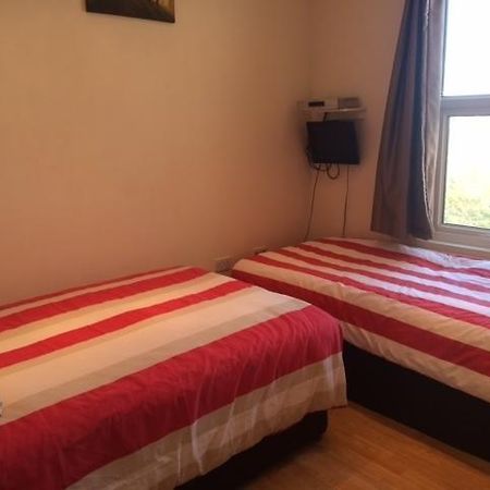 Nite Inn Bed & Breakfast Лідс Екстер'єр фото